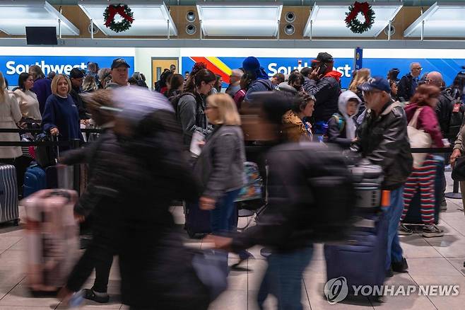 분주한 미국 공항 [AFP 연합뉴스. 재판매 및 DB 금지]