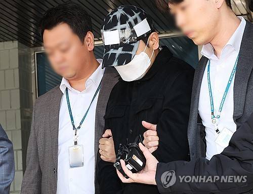 '이선균 수사 정보 유출' 혐의 경찰관 [연합뉴스 자료사진]