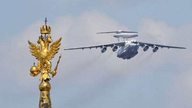 지난 2020년 모스크바 상공에서 포착된 A-50의 모습. 위성사진을 통해서도 이번 공격으로 인한 A-50의 피해 여부는 단정하기 어렵다