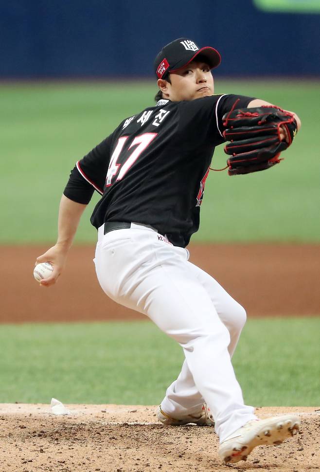 KT 시절 박세진이 공을 던지는 모습. IS 포토