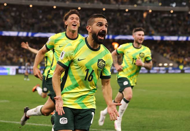 일본을 꺾은 호주 축구대표팀. 사진=로이터 연합뉴스