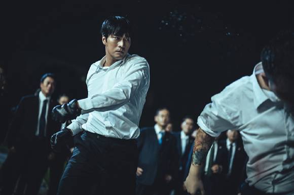 광장. [사진=넷플릭스]