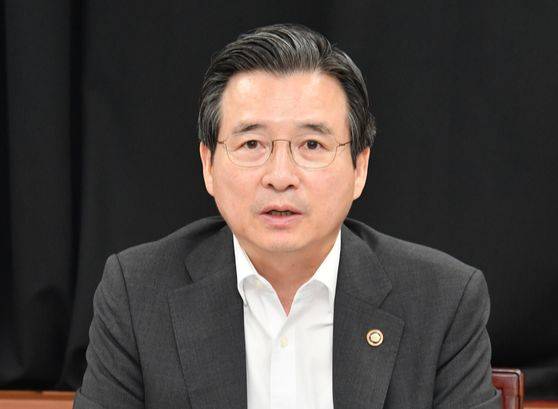 Kim Yong-beom, a former first vice minister of economy and finance, was appointed presidential director of national policy by President Lee Jae-myung on June 6. The picture shows Kim in 2020. [YONHAP]