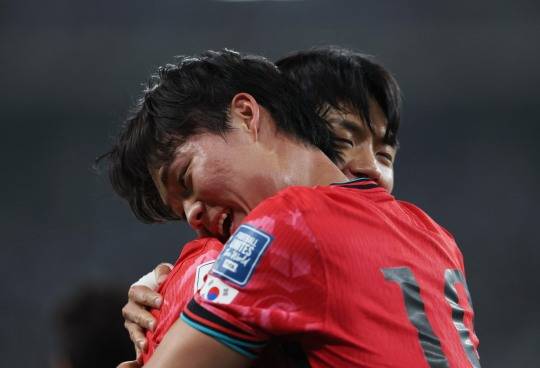 수원 시절 떠올릴 오현규와 전진우. 사진[로이터=연합뉴스]