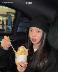 블랙핑크 제니가 인증한 ‘키스 트리츠’ 출처=제니 인스타그램