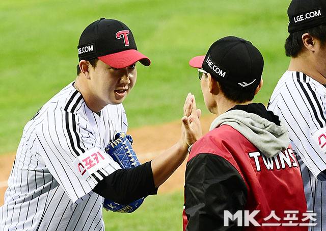 5일 창원 NC전에서 5아웃 세이브를 올린 유영찬. 사진=김영구 기자