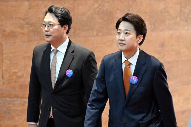 이준석 개혁신당 의원이 4일 서울 여의도 국회에서 열린 제21대 대통령 취임선서식에 참석하고 있다.  연합뉴스