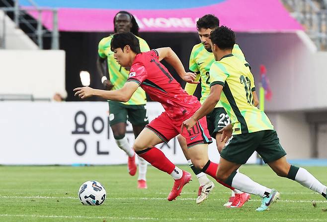 ▲ 5일 오후 용인 미르스타디움에서 대한민국 22세 이하(U-22) 대표팀과 호주 U-22 대표팀의 친선경기가 열렸다. 이민성호의 데뷔전으로 치러진 이날 양팀은 득점없이 무승부로 마쳤다. ⓒ 연합뉴스