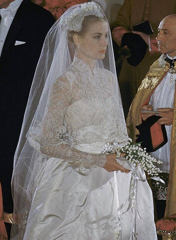 Grace-Kelly-Wedding-Head-Dress.jpg 세기의 결혼식으로 유명했던 그레이스 켈리의 결혼 사진.jpg