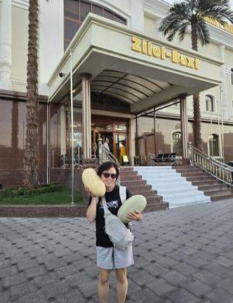 노점상에서 산 우즈베크 멜론. [사진=윤영선]