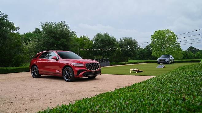 제네시스가 새롭게 선보인 부분변경 모델 GV70.  사진=현대차 제공