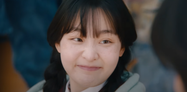 티빙 <내가 죽기 일주일 전>에서 ‘희완’ 역을 맡은 배우 김민하. 유튜브 예고 영상 갈무리