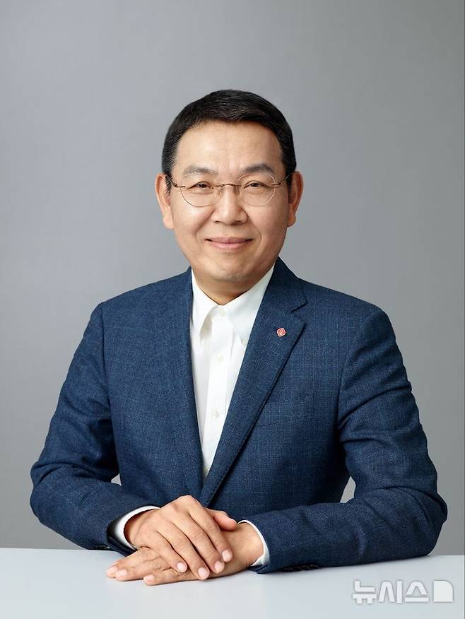 [서울=뉴시스] 정호석 호텔롯데 대표이사 부사장.