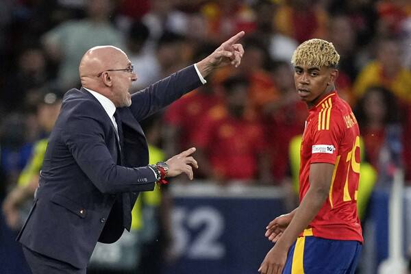 ▲ FC바르셀로나와 스페인 축구대표팀 측면 공격수 라민 야말. ⓒ연합뉴스/REUTERS/EPA/AP