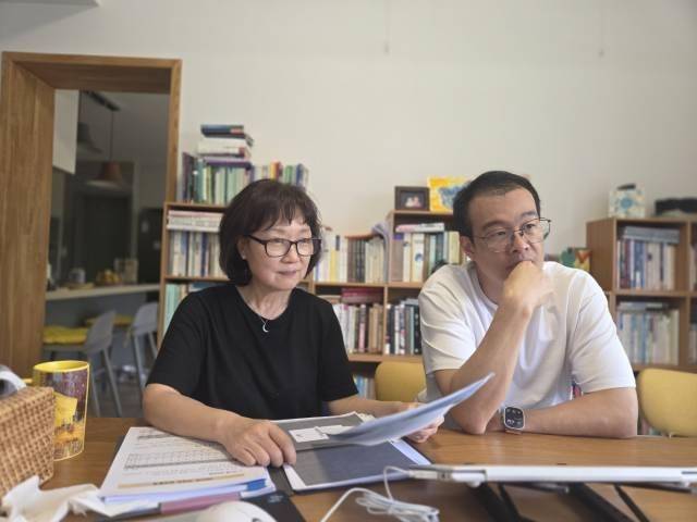 연합뉴스와 인터뷰 중인 권희정 소장과 이승환 사무국장(오른쪽) [윤근영 기자 촬영]