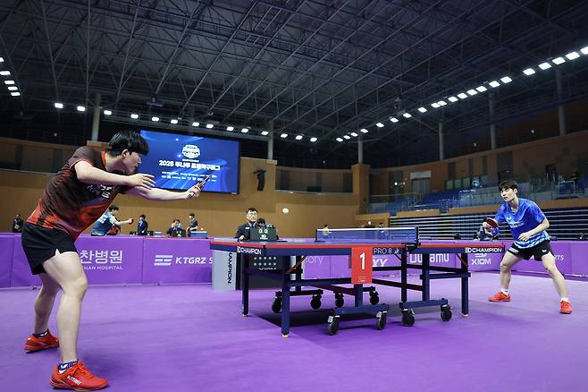6일 개막한 한국프로탁구리그 경기 장면 [한국프로탁구연맹 제공. 재판매 및 DB 금지]
