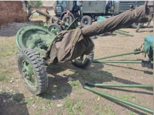 북한제 140㎜ 박격포 (서울=연합뉴스) 러시아군이 사용중인 것으로 알려진 북한제 140㎜ 박격포의 모습. [텔레그램 채널 @bmpd_cast 화면 캡처.  DB 및 재판매 금지] 2025.6.7.