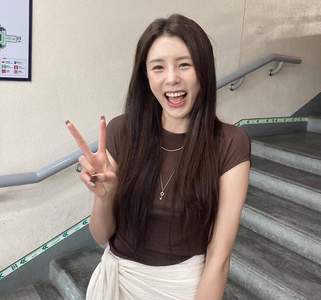 남자배구 대표팀 평가전이 열린 천안 유관순체육관을 찾은 이다영 [촬영 이동칠]