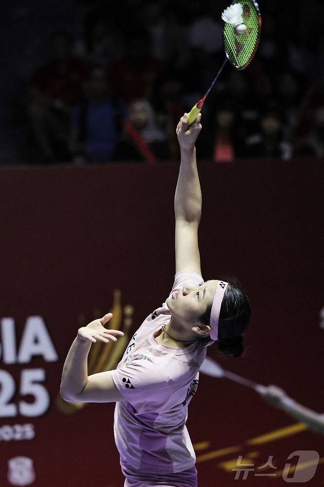 안세영이 8일 열린 BWF 인도네시오픈 여자 단식 결승에서 왕즈이를 2-1로 제압하고 우승을 차지했다. ⓒ AFP=뉴스1