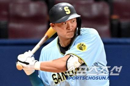 6일 고척스카이돔에서 열린 프리미어12 야구대표팀과 상무의 연습경기, 4회초 상무 이재원이 타격을 하고 있다. 고척=허상욱 기자 wook@sportschosun.com/2024.11.06/