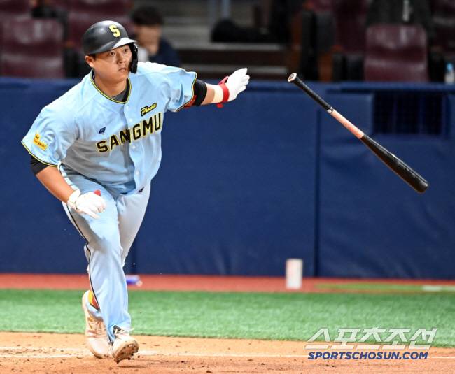 6일 고척스카이돔에서 열린 프리미어12 야구대표팀과 상무의 연습경기, 4회초 상무 한동희가 1루 직선타로 물러나고 있다. 고척=허상욱 기자 wook@sportschosun.com/2024.11.06/