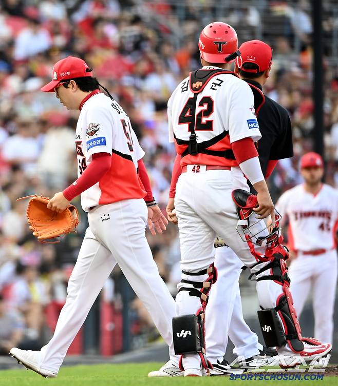 8일 광주 KIA챔피언스필드에서 열린 한화와 KIA의 경기, 3회초 KIA 양현종이 마운드를 내려가고 있다. 광주=허상욱 기자wook@sportschosun.com/2025.06.08/