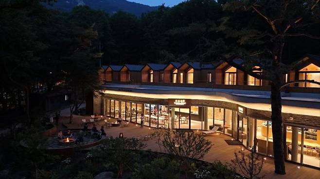 '수락 휴' 본동 야경. 노원구 제공.