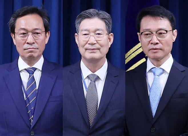 왼쪽부터 새로 임명된 우상호 정무수석, 오광수 민정수석, 이규연 홍보소통수석