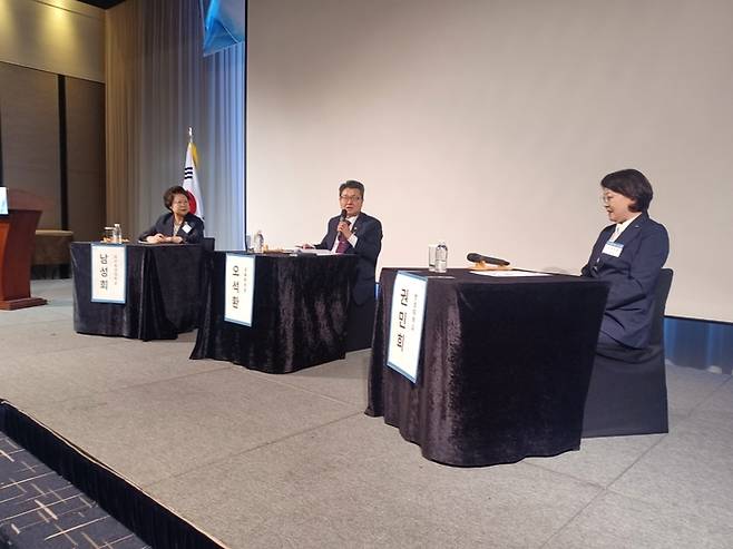 2024년 6월 27일 열린 전문대교협 하계 세미나에 참석한 오석환 교육부 차관이 총장들의 질의에 답변하고 있다. (사진=전문대교협)