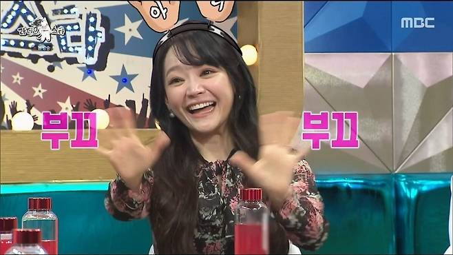 2022020923045114.mp4_20220211_132631.544.jpg 자식이 천재소리 들어서 기분좋았던 신촌 누나..JPG 자식이 천재소리 들어서 기분좋았던 신촌 누나..JPG