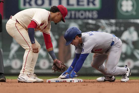 5회 중전안타로 출루한 뒤 2루를 훔친 김혜성. AP=연합뉴스