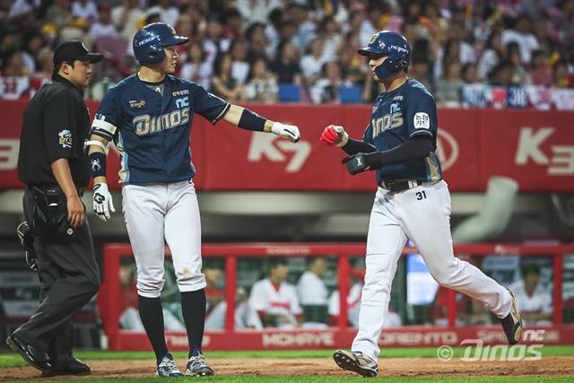 박민우(왼쪽)와 김성욱(오른쪽). 사진=NC 제공