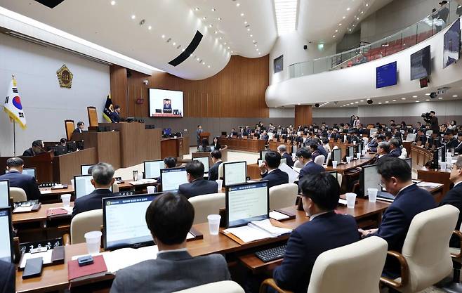 충남도의회 본회의[충남도의회 제공. 재판매 및 DB 금지]