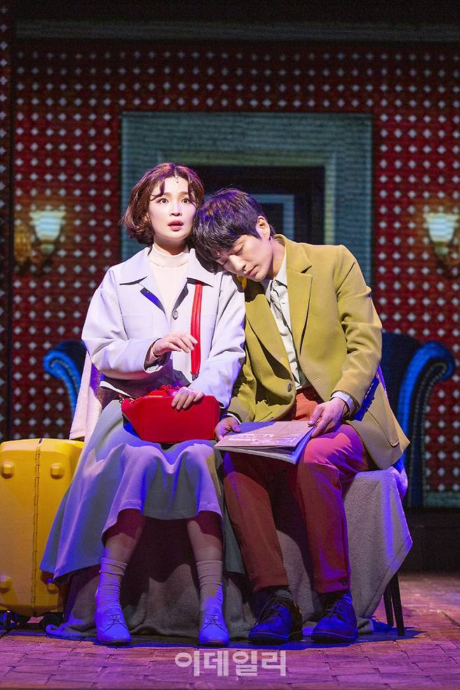 뮤지컭 ‘어쩌면 해피엔딩’ 2021년 공연 장면(사진=CJ ENM)