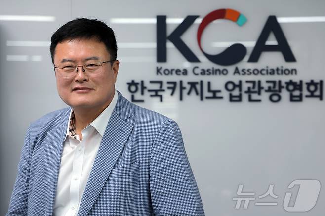 김대현 한국카지노업관광협회 상근부회장이 4일 오전 서울 종로구 새문안로 한국카지노업관광협회에서 뉴스1과 가진 인터뷰에서 포즈를 취하고 있다. 2025.6.4/뉴스1 ⓒ News1 박정호 기자