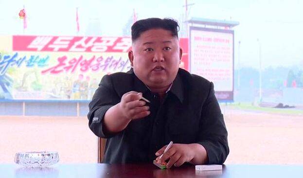 북한 김정은 국무위원장이 평양종합병원 건설현장을 현지지도했다고 조선중앙TV가 보도했다. /조선DB