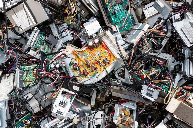 폐기된 전자제품이 쌓여있는 모습. ⓒ게티이미지뱅크