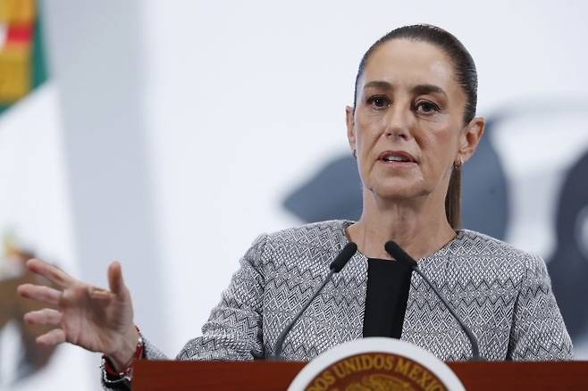 멕시코의 클라우디아 셰인바움 대통령이 5일(현지시간) 멕시코 멕시코시티에서 기자회견을 하고 있다.EPA연합뉴스