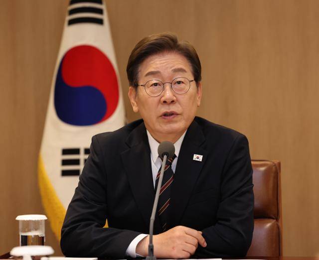 이재명 대통령이 9일 오전 서울 용산 대통령실에서 열린 2차 비상경제점검태스크포스(TF) 회의에 모두발언을 하고 있다. 왕태석 선임기자