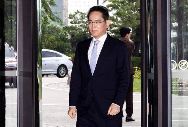 이재용 삼성전자 회장이 지난달 30일 서울 중구 신라호텔에서 열린 2025년 삼성호암상 시상식에 참석하고 있다. 뉴시스