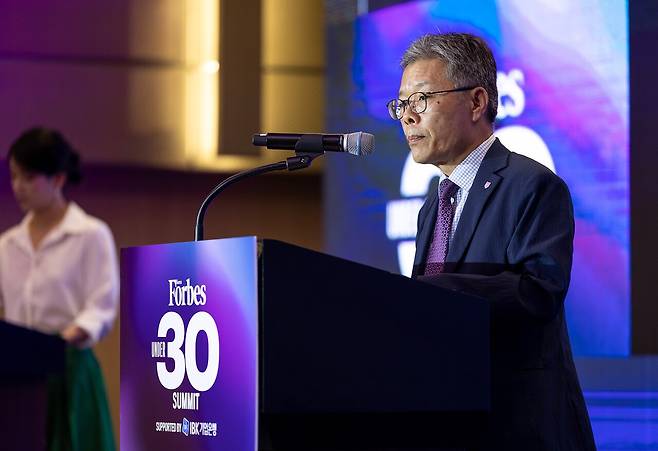 윤성택 고려대학교 연구부총장은 “올해 국내에서 유일하게 120주년을 맞은 고려대학교는 혁신적인 아이디어가 현실이 되는 과정에 있어 든든한 동반자로서 함께하겠다”고 말했다. 김정훈 기자