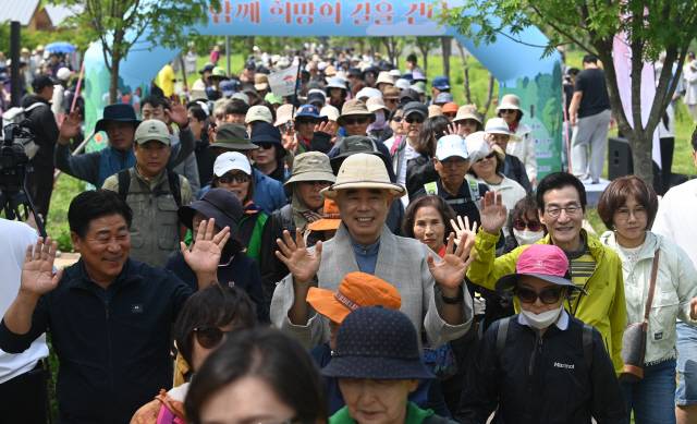 ▲ 대한불교조계종 제4교구 본사 월정사와 강원도민일보, 법보신문이 공동 주최한 ‘제20회 오대산 천년 숲 선재길 걷기’ 행사가 지난 7일 평창 월정사 일원에서 열렸다. 방도겸 기자