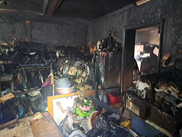 ▲ 9일 오후 12시 54분쯤 춘천시 교동의 한 단독주택에서 불이 나 약 30분 만에 꺼졌다. 강원소방본부 제공