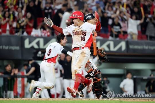 KIA 연장 10회 끝내기 승리 / 사진=연합뉴스