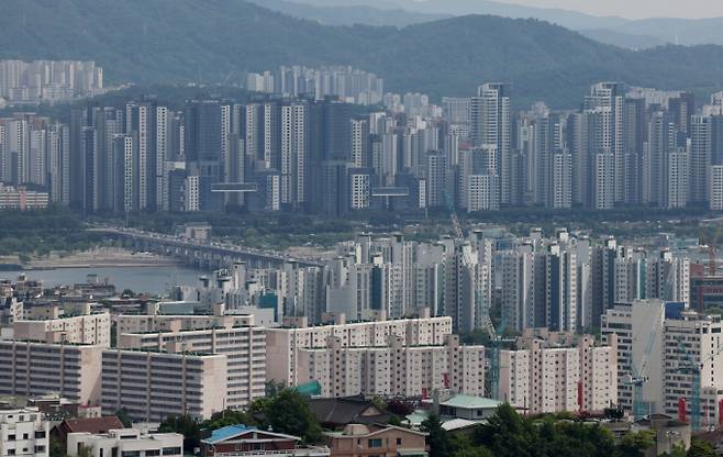 새 정부 출범을 계기로 분양 물량이 대폭 늘어날 것으로 예상된다. 사진은 지난 5일 서울 시내 아파트 전경. /사진=뉴시스 김진아 기자