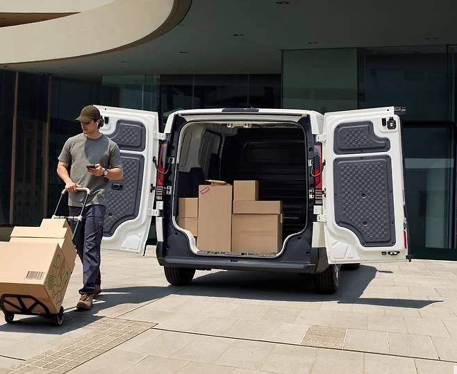 더 기아 PV5 카고 외장 [기아 제공]