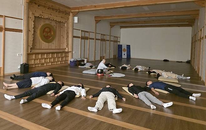 평창 오대산자연명상마을 명상 모습