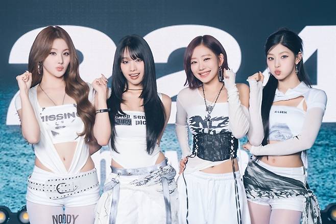 그룹 키스오브라이프가 9일 오후 4시 서울 광진구 예스24 라이브홀에서 미니 4집 '224' 쇼케이스를 열었다. S2엔터테인먼트 제공