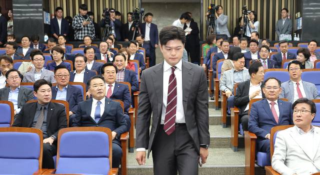 ▲국민의힘 김용태 비상대책위원장이 지난 5일 서울 여의도 국회에서 열린 의원총회에 참석하고 있다. ⓒ연합뉴스