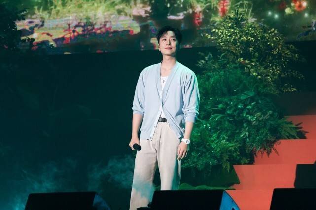 고우림이 팬미팅을 통해 팬들에게 복귀 인사를 전했다. 비트인터렉티브 제공